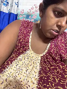 Snapshot of Beauty-queen chatting on April 28, 2:33 pm Beauty-queen online show from April 28, 2:33 pm