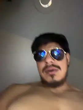 Snapshot of MynameisPaco chatting on November 17, 4:07 am MynameisPaco online show from November 17, 4:07 am