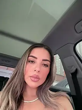 Alirawrz online show from October 16, 1:45 pm