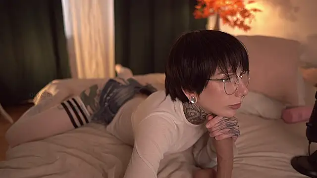 Snapshot of ifuckingtoy_ chatting on October 19, 1:01 pm ifuckingtoy online show from October 19, 1:01 pm