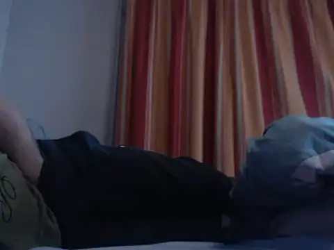 Snapshot of gentleman404040 chatting on December 2, 6:21 pm gentleman404040 online show from December 2, 6:21 pm