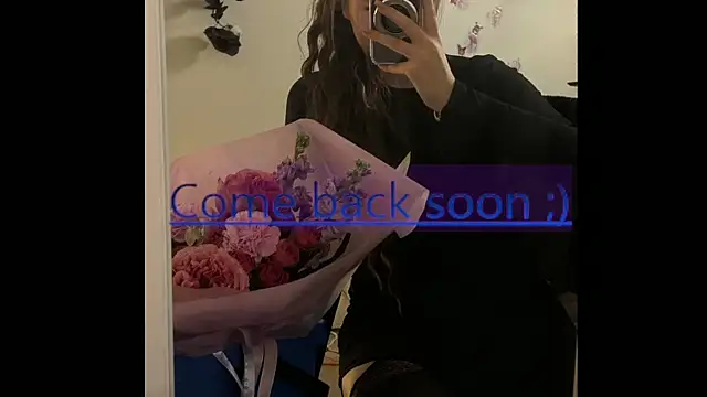 Josephine Kiss online show from February 9, 1:15 pm