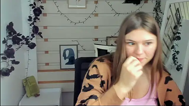 Josephine Kiss online show from April 6, 12:28 pm