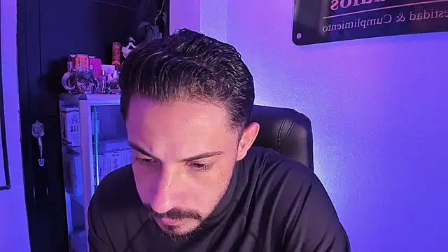 Erick Wall online show from June 1, 8:32 pm