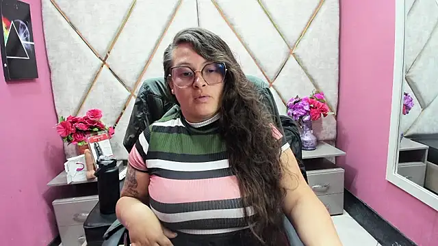 SaraThomso online show from January 13, 2:33 pm