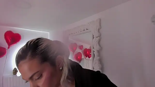Shelynna azzul online show from February 15, 3:31 am