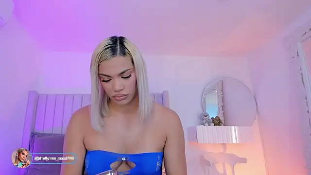 Snapshot of Shelynna_azzul chatting on February 19, 8:05 pm Shelynna azzul online show from February 19, 8:05 pm