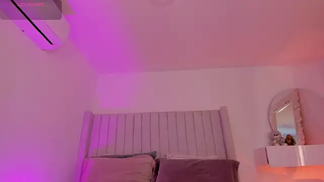 Snapshot of Shelynna_azzul chatting on February 21, 8:10 pm Shelynna azzul online show from February 21, 8:10 pm