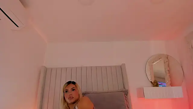 Shelynna azzul online show from March 21, 8:01 pm