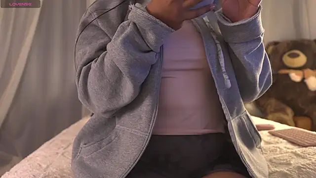 Snapshot of mula_talove chatting on April 6, 8:26 am mula talove online show from April 6, 8:26 am