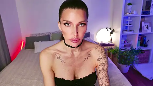 Snapshot of Sasha_Miro chatting on May 21, 3:24 am Sasha Miro online show from May 21, 3:24 am