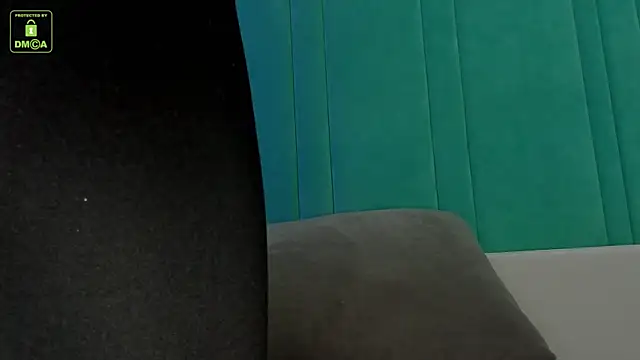 Snapshot of Whitney_Svonn chatting on December 3, 3:33 pm Whitney Svonn online show from December 3, 3:33 pm