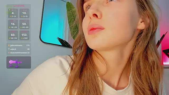 Snapshot of Whitney_Svonn chatting on December 13, 10:51 am Whitney Svonn online show from December 13, 10:51 am