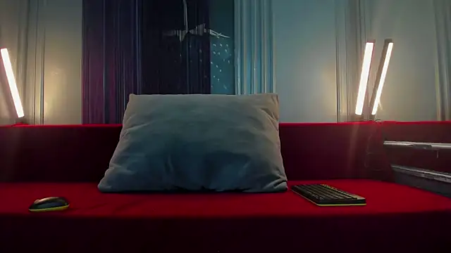 Snapshot of Whitney_Svonn chatting on March 4, 4:38 am Whitney Svonn online show from March 4, 4:38 am