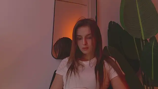 Snapshot of Whitney_Svonn chatting on March 22, 7:20 pm Whitney Svonn online show from March 22, 7:20 pm