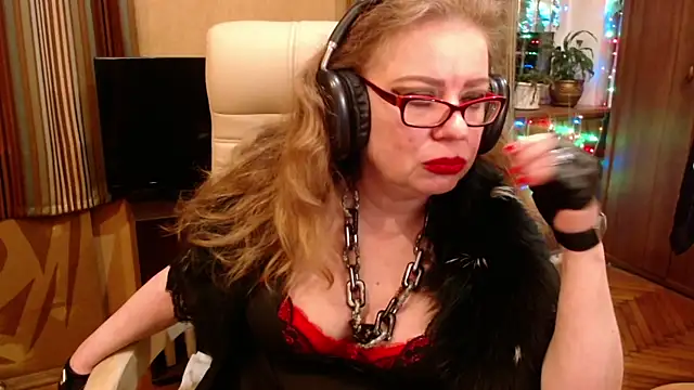 Snapshot of Miss_Tress chatting on May 3, 8:59 pm Miss Tress online show from May 3, 8:59 pm