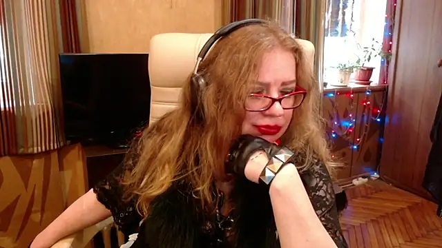 Snapshot of Miss_Tress chatting on May 25, 8:20 am Miss Tress online show from May 25, 8:20 am