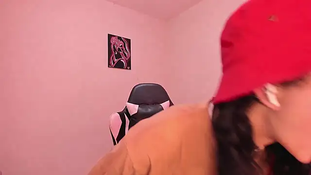 valent 27 online show from February 13, 9:44 pm