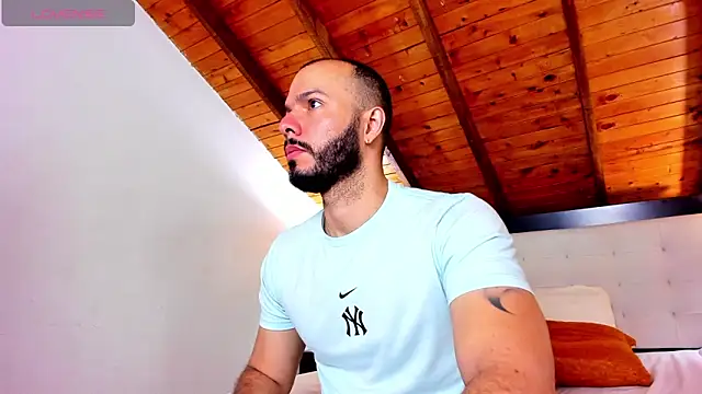 Tom Bailey online show from October 25, 12:45 pm