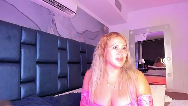 ALONDRAMILF online show from November 12, 2:34 am