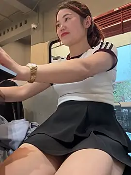 Emily 9xx online show from March 22, 11:00 am