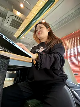 Emily 9xx online show from November 28, 1:19 am