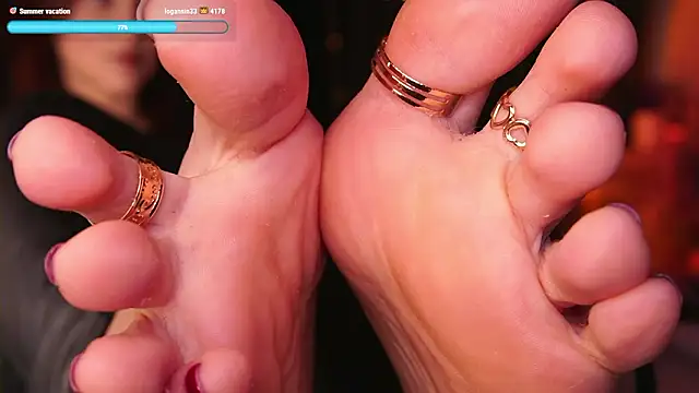 LolaLemona online show from March 12, 11:05 am