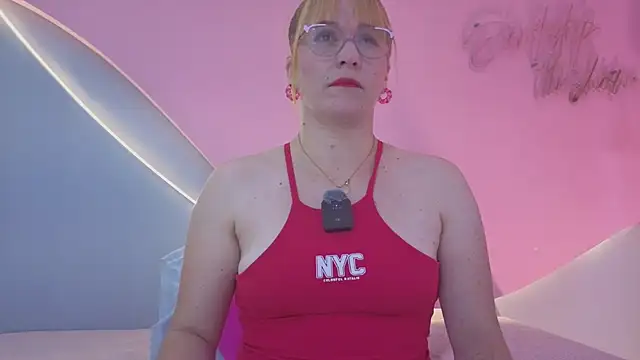 Snapshot of AllisonRoberts_ chatting on June 7, 1:59 pm AllisonRoberts online show from June 7, 1:59 pm