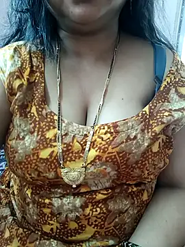 cuteyqueen online show from November 3, 6:03 am