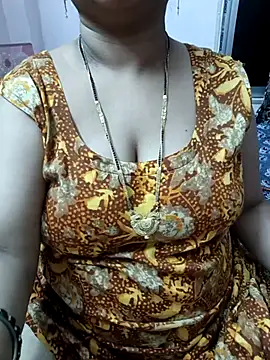 cuteyqueen online show from November 3, 6:31 pm