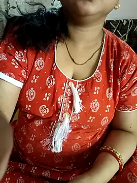 cuteyqueen online show from April 2, 6:55 am