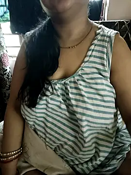 cuteyqueen online show from April 4, 1:15 am