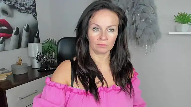 HelenLuxx online show from December 12, 10:45 am