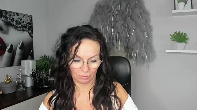 HelenLuxx online show from December 20, 10:16 am
