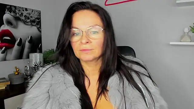 HelenLuxx online show from January 11, 2:36 pm