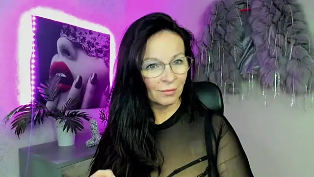 HelenLuxx online show from November 28, 5:48 pm