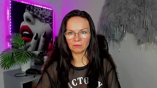 HelenLuxx online show from March 16, 2:54 pm