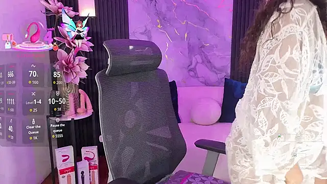 Snapshot of leslyflorez chatting on September 22, 4:14 am leslyflorez online show from September 22, 4:14 am