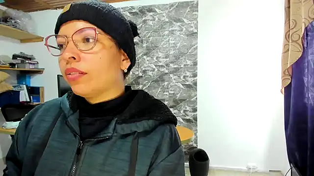 THEBOSSLARA online show from February 18, 5:53 pm