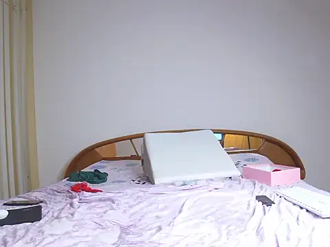 SofiaHanson online show from January 3, 8:22 pm