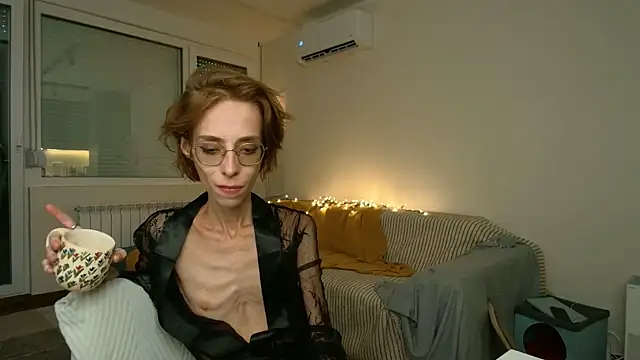 amber quell here online show from July 10, 4:31 pm