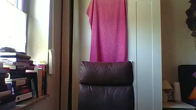 Snapshot of _squirty_cum_lady_ chatting on June 18, 9:14 am squirty cum lady online show from June 18, 9:14 am