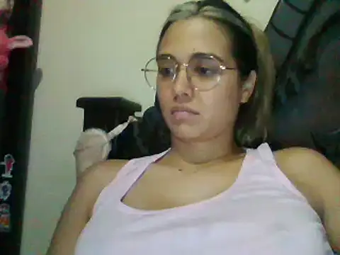 trianabell online show from February 11, 12:49 am