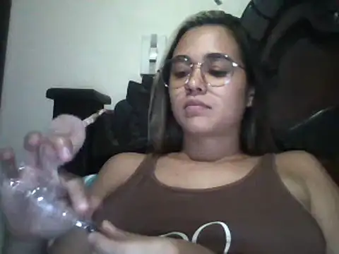 trianabell online show from March 20, 1:24 am