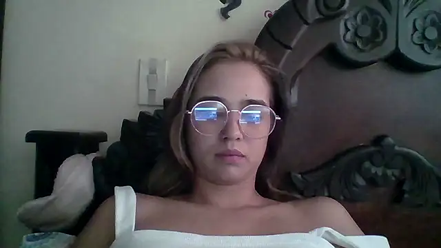 trianabell online show from October 3, 4:48 pm