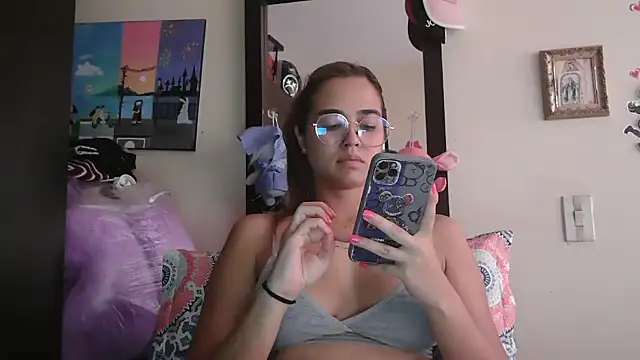 Snapshot of trianabell chatting on April 14, 4:35 pm trianabell online show from April 14, 4:35 pm