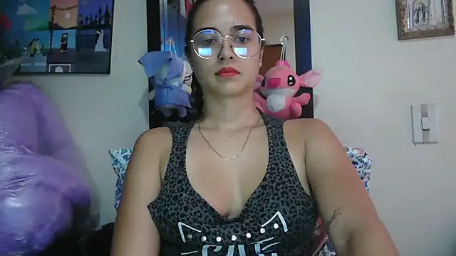 Snapshot of trianabell chatting on April 15, 7:58 pm trianabell online show from April 15, 7:58 pm