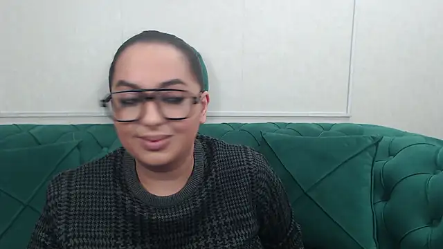 BustyAllyy online show from April 10, 4:01 pm