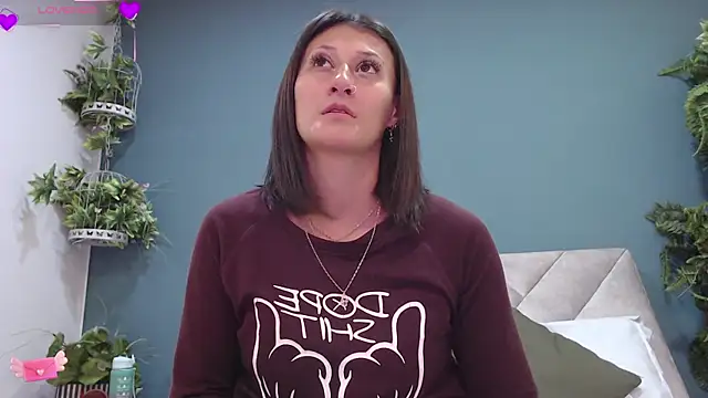 SharisWillian online show from February 7, 3:34 am