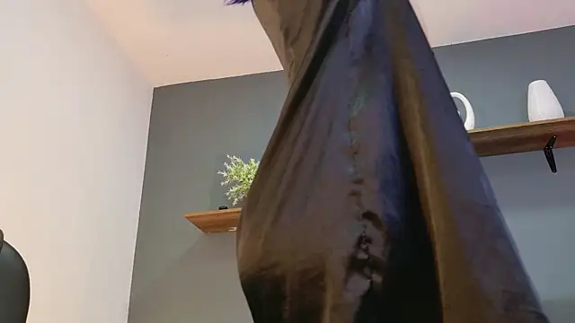 Snapshot of nya_ah chatting on February 7, 12:14 am nya ah online show from February 7, 12:14 am